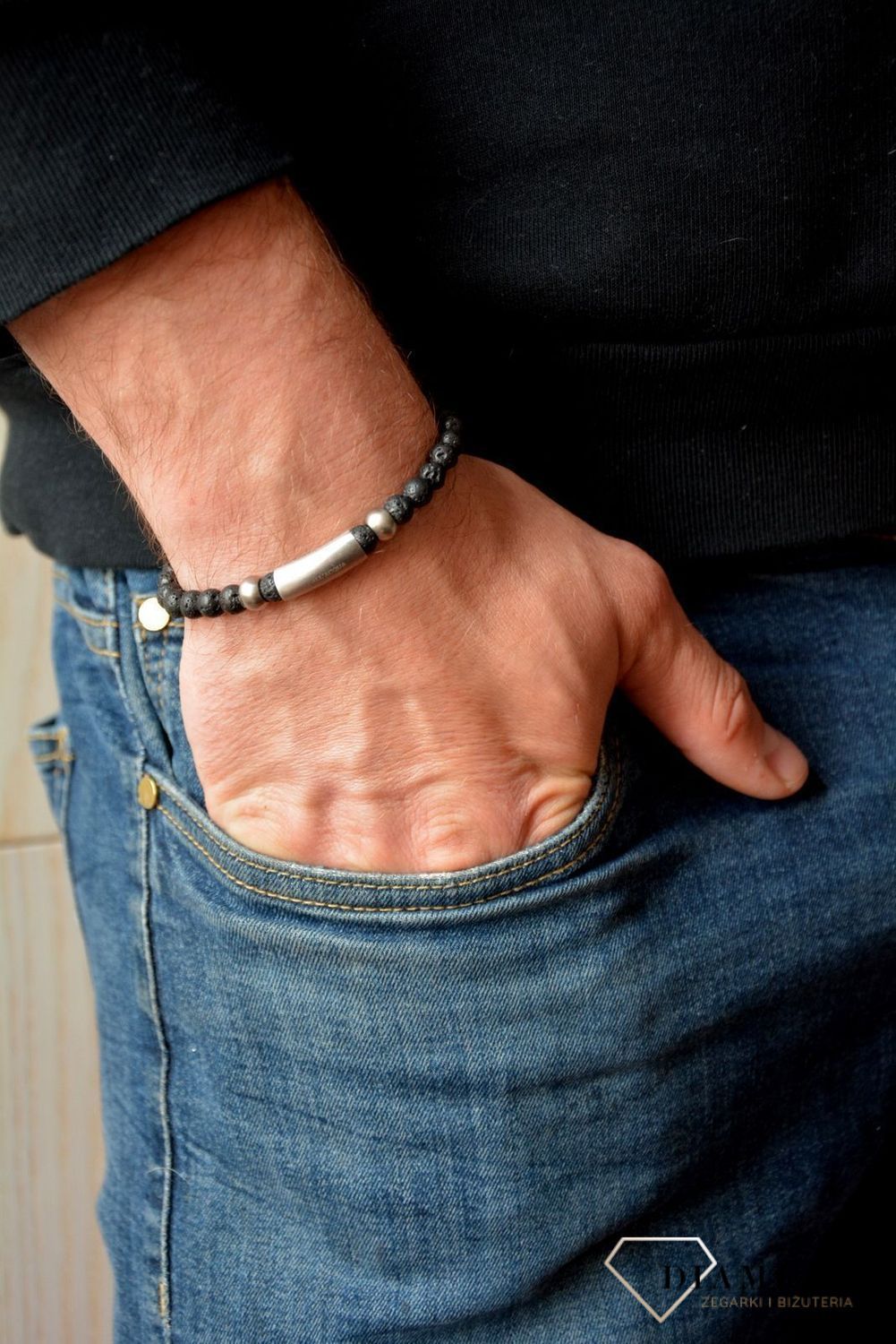 Bransoletka męska z lawą wulkaniczna.jpg